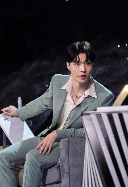 娱乐吃瓜群众张艺兴,从流量小生到实力派，娱乐圈的“吃瓜”传奇