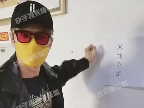 娱乐吃瓜小花和狗仔,小花与狗仔的甜蜜“追逐”记